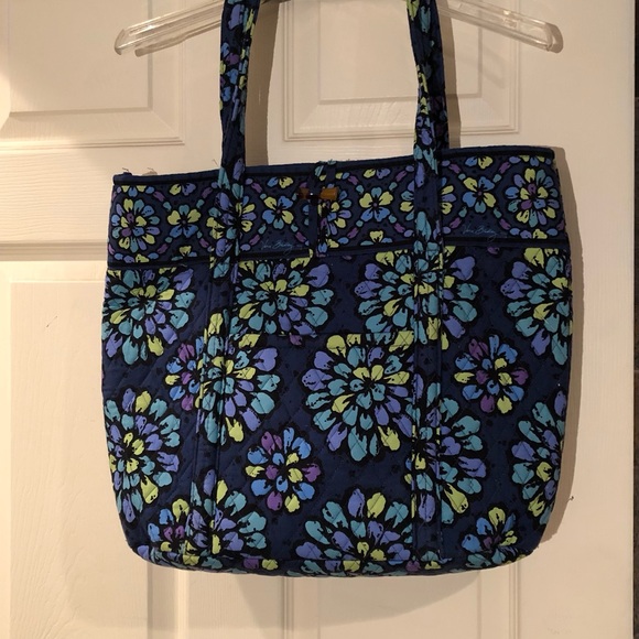Vera Bradley overnight bag - Picture 4 of 11
